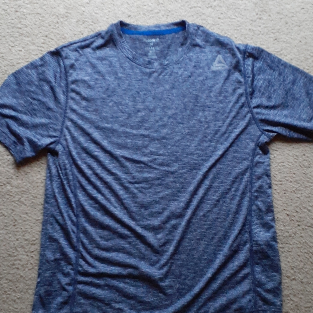 Reebok athletic short sleeved shirt